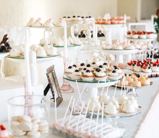 Etkinlik catering hizmeti için Q Catering sunumu